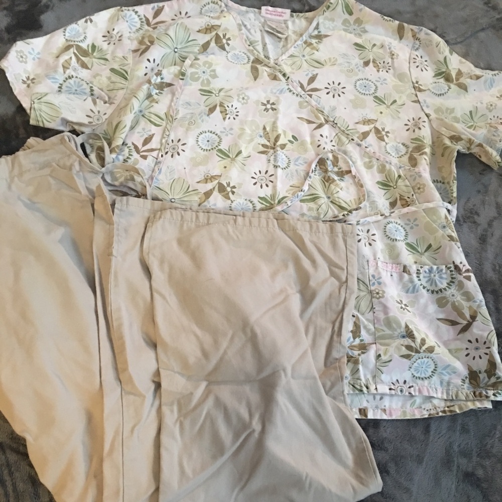 Used Women's Scrubs Set